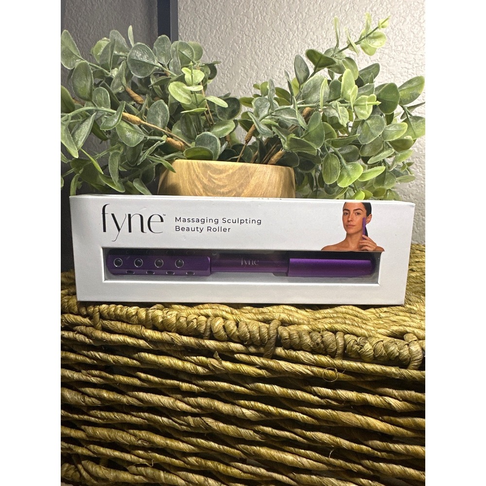 Fyne Massaging Sculpting Beauty Roller Purple Skincare Facial‎ Tool NIB